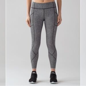 EUC Lululemon Tight Stuff Tight II Size 4 in Chakra Print Alpine black white